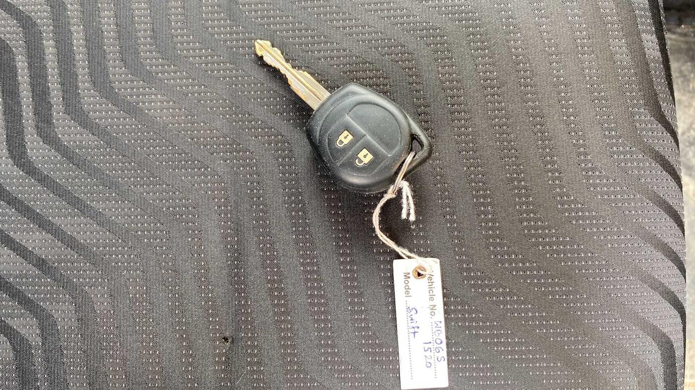 2019 Maruti Swift VXI, Petrol, Manual, 23,978 km, Key Close Up