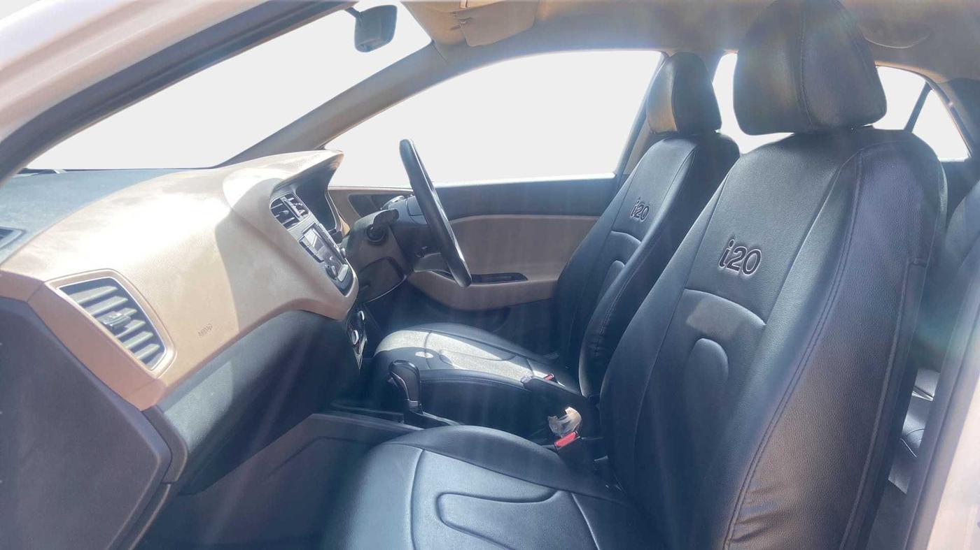 2019 Hyundai Elite i20 SPORTZ PLUS  1.2 CVT, Petrol, Automatic, 38,639 km, Right Side Front Door Cabin