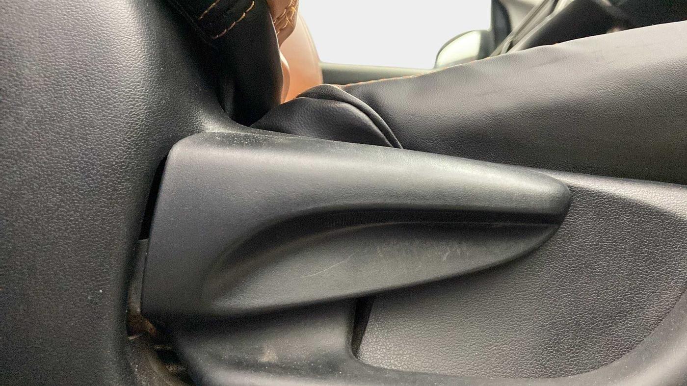 2019 Toyota Innova Crysta 2.4 VX 8 STR, Diesel, Manual, 84,344 km, Driver Side Adjustment Panel