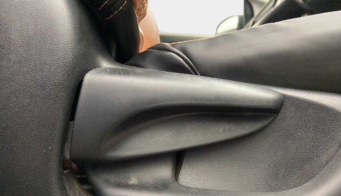 2019 Toyota Innova Crysta 2.4 VX 8 STR, Diesel, Manual, 84,344 km, Driver Side Adjustment Panel