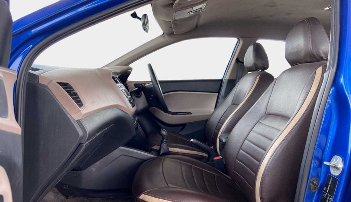 2017 Hyundai Elite i20 MAGNA 1.2, Petrol, Manual, 34,090 km, Right Side Front Door Cabin