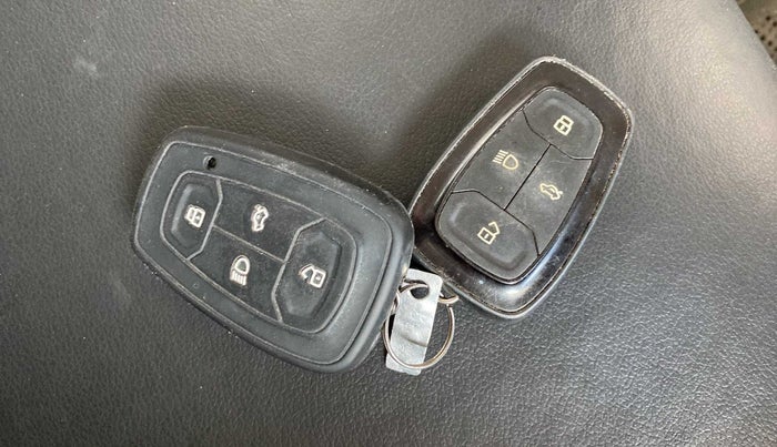 2020 Tata TIGOR XZ PLUS PETROL, Petrol, Manual, 56,023 km, Key Close Up