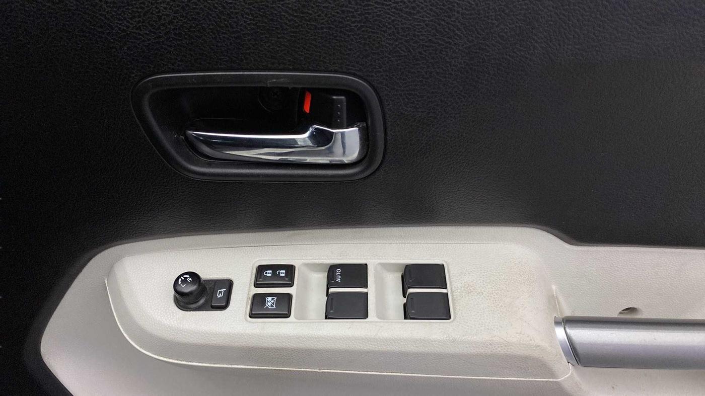 2020 Maruti IGNIS ZETA 1.2, Petrol, Manual, 41,672 km, Driver Side Door Panels Control