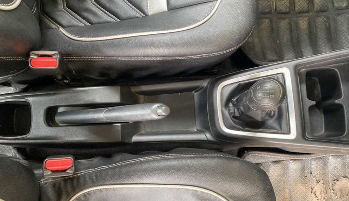 2021 Maruti Swift LXI, Petrol, Manual, 32,697 km, Gear Lever