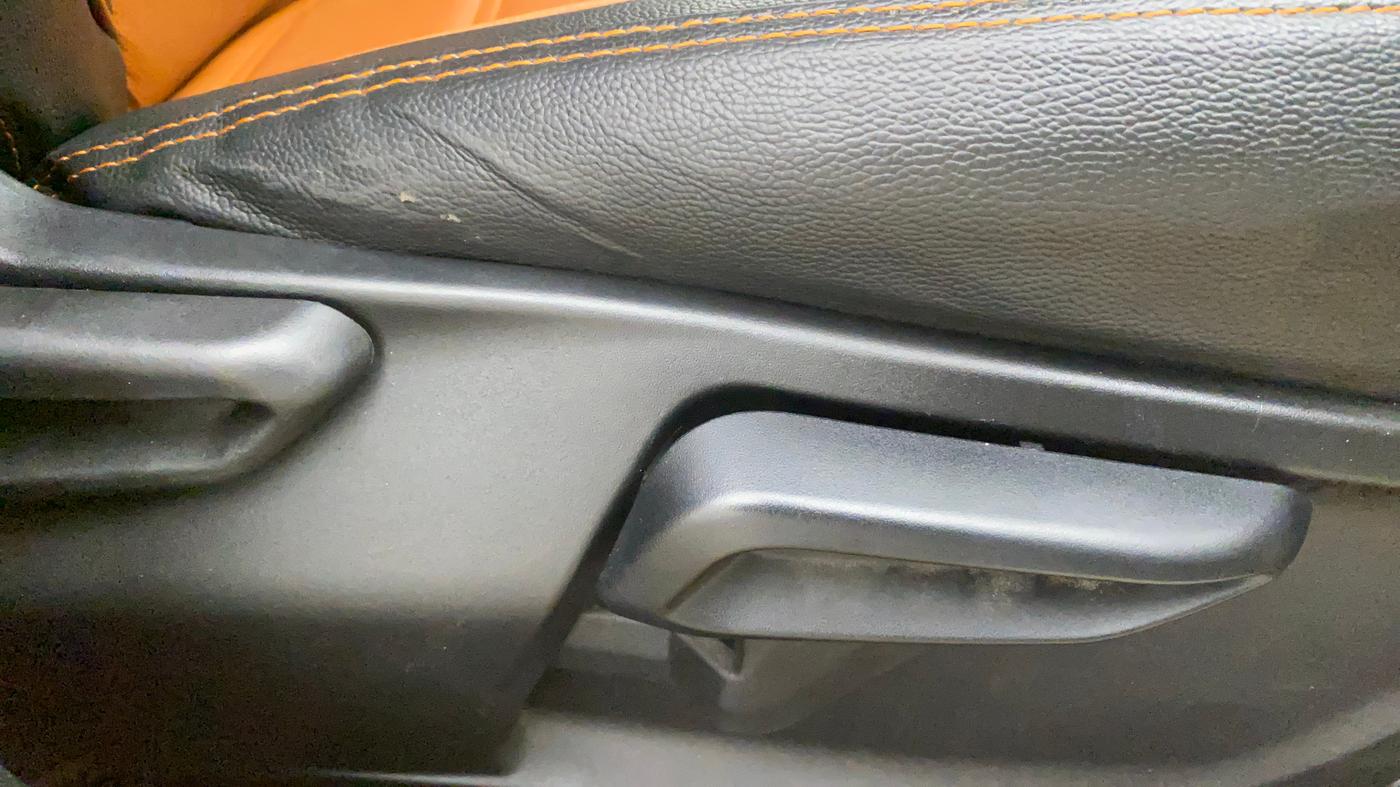 2020 Tata Tiago XZ PLUS PETROL, Petrol, Manual, 22,813 km, Driver Side Adjustment Panel