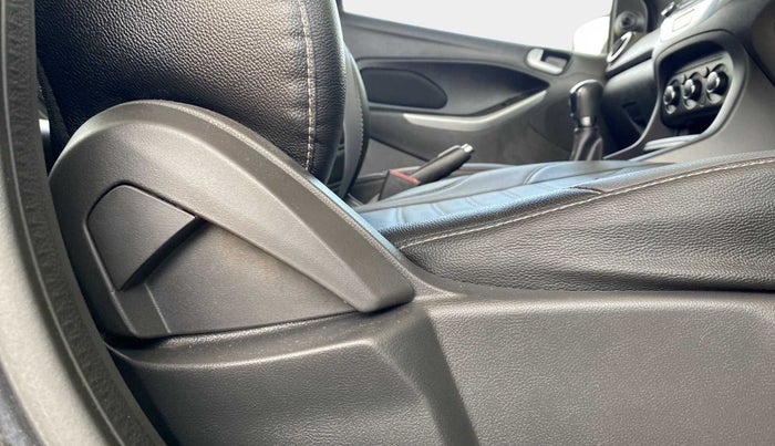 2019 Ford FREESTYLE TREND PLUS 1.2 PETROL, Petrol, Manual, 34,531 km, Driver Side Adjustment Panel