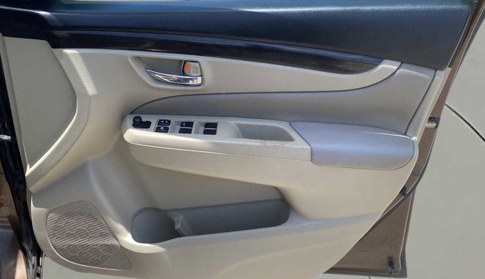 2016 Maruti Ciaz ZXI, Petrol, Manual, 94,552 km, Driver Side Door Panels Control