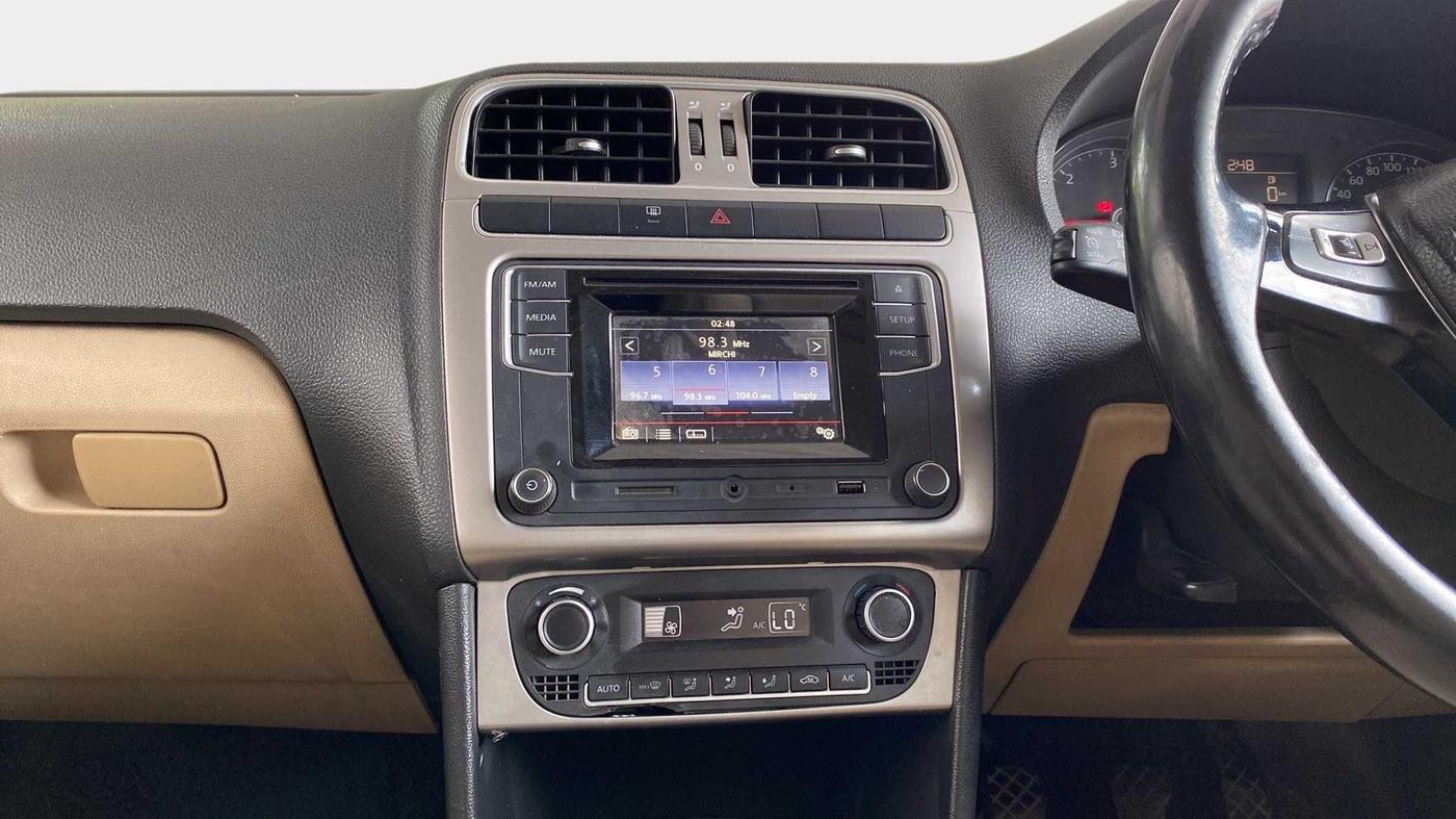 2017 Volkswagen Ameo HIGHLINE PLUS 1.5L 16 ALLOY, Diesel, Manual, 1,02,204 km, Air Conditioner