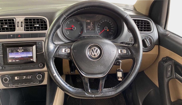 2017 Volkswagen Ameo HIGHLINE PLUS 1.5L 16 ALLOY, Diesel, Manual, 1,02,204 km, Steering Wheel Close Up