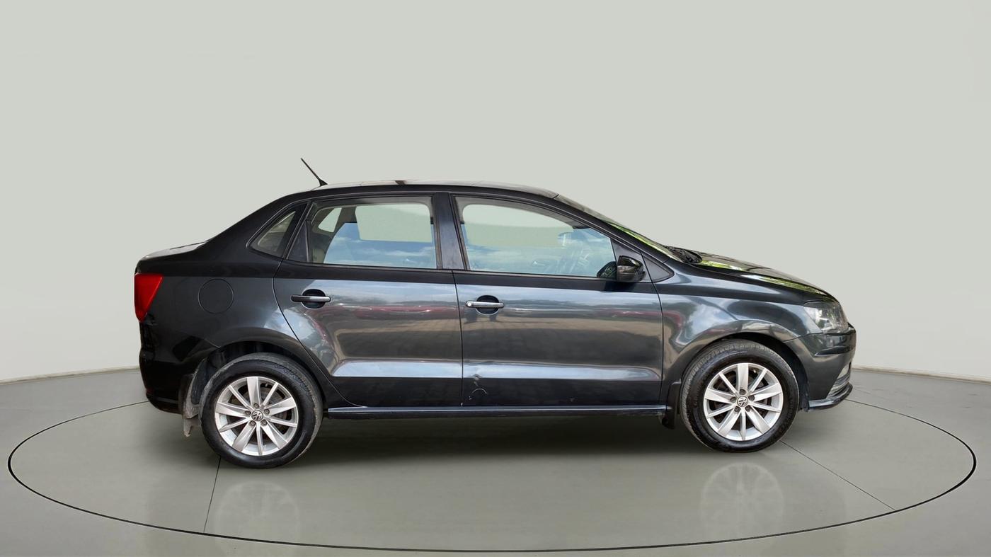 2017 Volkswagen Ameo HIGHLINE PLUS 1.5L 16 ALLOY, Diesel, Manual, 1,02,204 km, Right Side View
