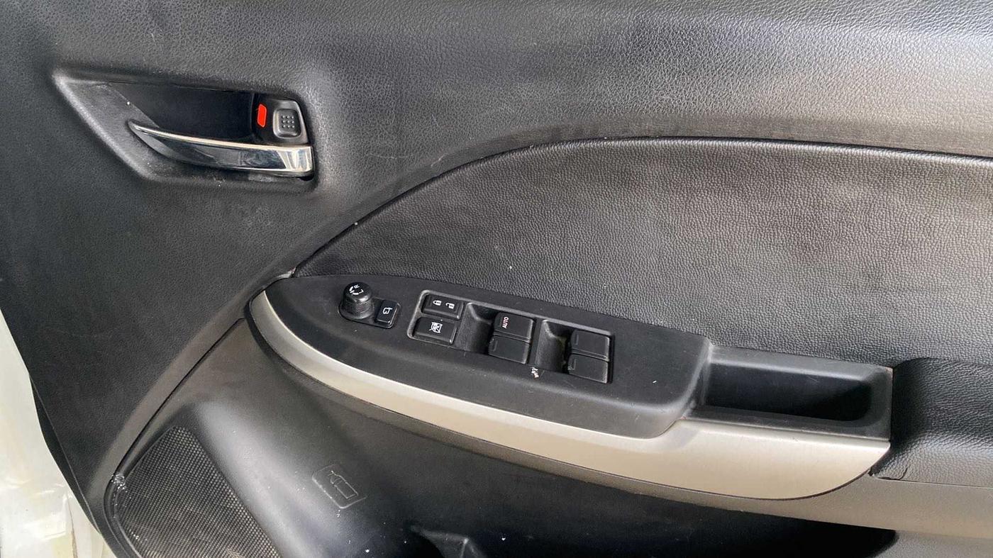 2017 Maruti Baleno DELTA DIESEL 1.3, Diesel, Manual, 51,417 km, Driver Side Door Panels Control