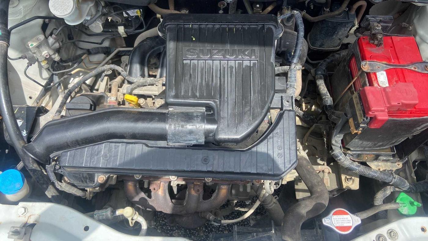2015 Maruti Swift VXI, Petrol, Manual, 81,420 km, Open Bonet