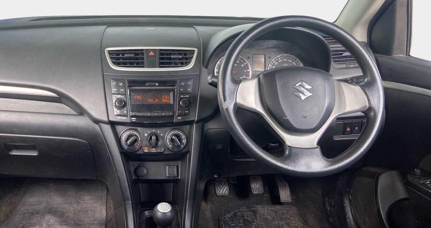 2015 Maruti Swift VXI, Petrol, Manual, 81,420 km, Steering Wheel Close Up