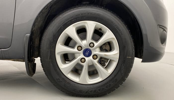 2012 Ford Figo 1.2 TITANIUM DURATEC, Petrol, Manual, 30,915 km, Right Front Wheel