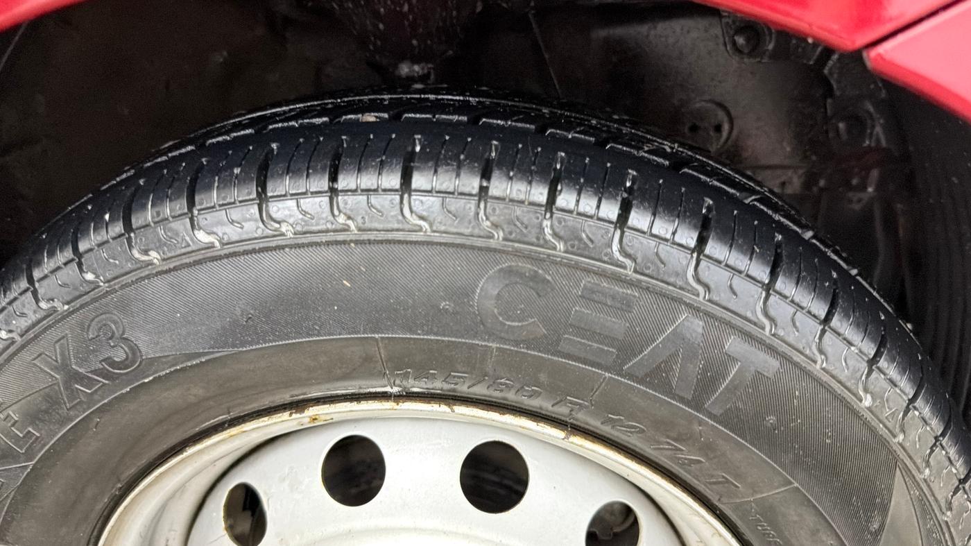 2016 Hyundai Eon ERA +, Petrol, Manual, 57,683 km, Right Front Tyre Tread