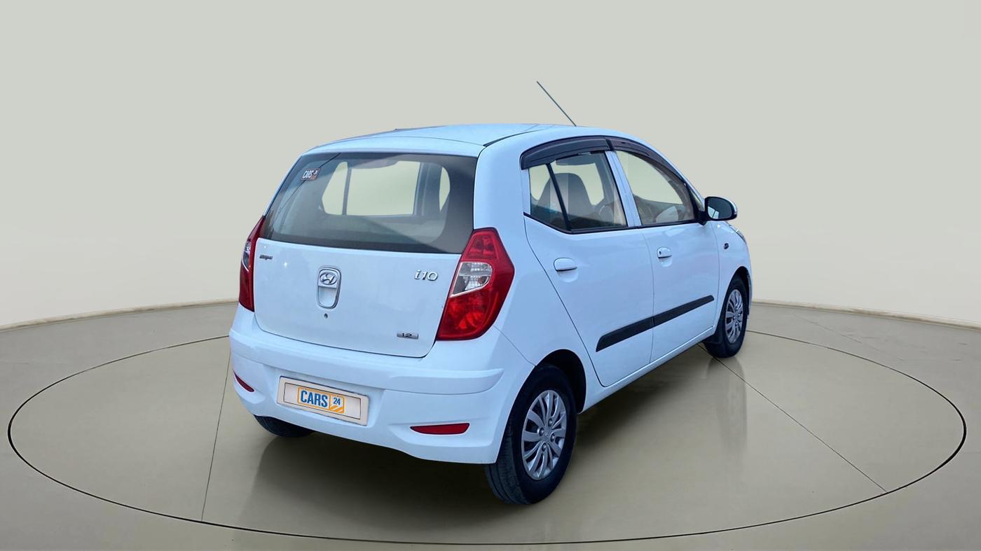2013 Hyundai i10 MAGNA 1.2, Petrol, Manual, 30,287 km, Right Back Diagonal