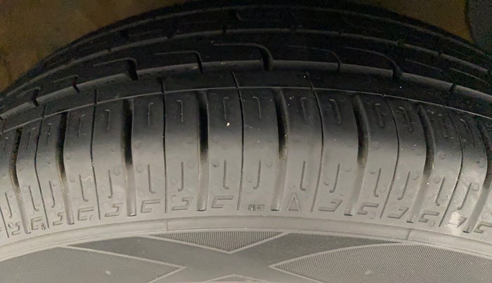 2019 Hyundai Grand i10 ASTA 1.2 KAPPA VTVT, Petrol, Manual, 34,321 km, Right Front Tyre Tread