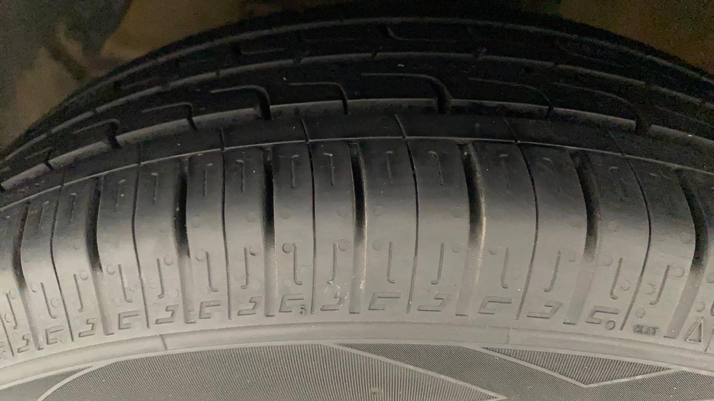 2019 Hyundai Grand i10 ASTA 1.2 KAPPA VTVT, Petrol, Manual, 34,321 km, Left Front Tyre Tread