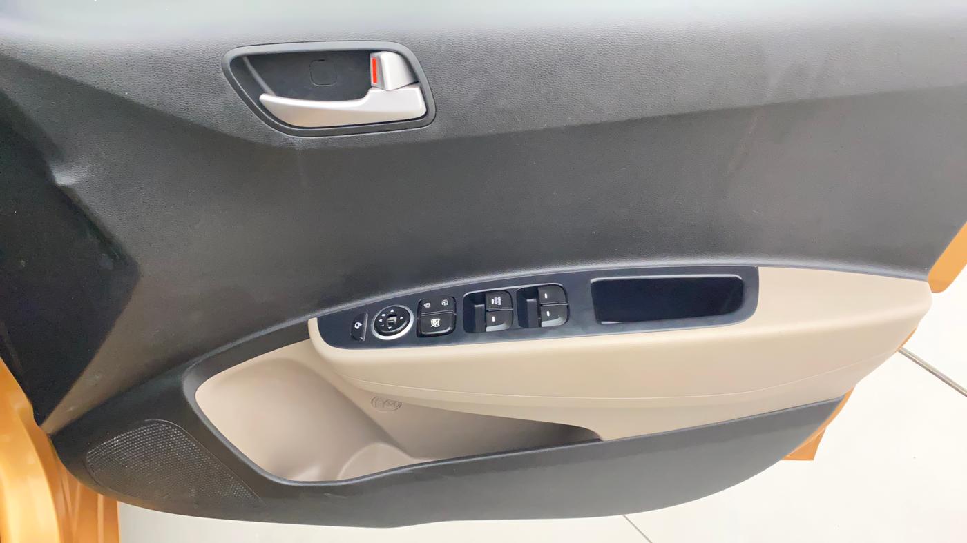 2016 Hyundai Grand i10 ASTA AT 1.2 KAPPA VTVT, Petrol, Automatic, 20,514 km, Driver Side Door Panels Control