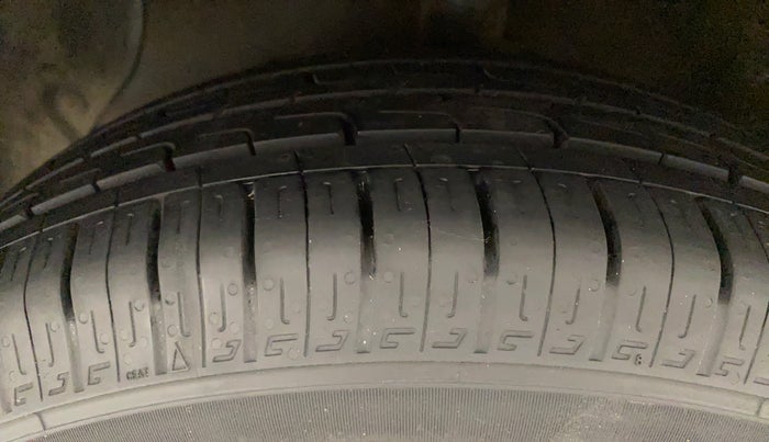 2016 Hyundai Grand i10 ASTA AT 1.2 KAPPA VTVT, Petrol, Automatic, 20,514 km, Left Front Tyre Tread