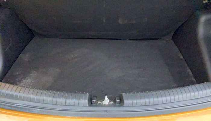 2016 Hyundai Grand i10 ASTA AT 1.2 KAPPA VTVT, Petrol, Automatic, 20,514 km, Boot Inside
