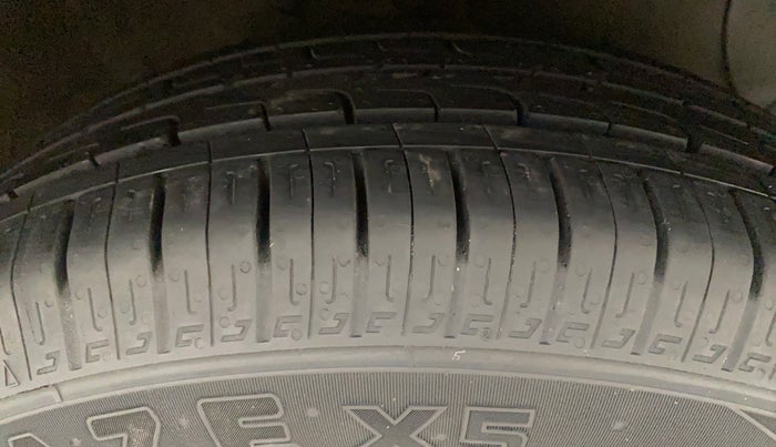 2016 Hyundai Grand i10 ASTA AT 1.2 KAPPA VTVT, Petrol, Automatic, 20,514 km, Right Front Tyre Tread
