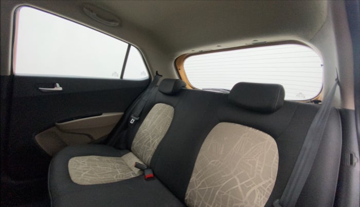 2016 Hyundai Grand i10 ASTA AT 1.2 KAPPA VTVT, Petrol, Automatic, 20,514 km, Right Side Rear Door Cabin