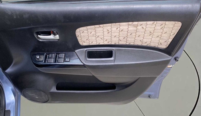 2017 Maruti Wagon R 1.0 VXI, Petrol, Manual, 42,734 km, Driver Side Door Panels Control