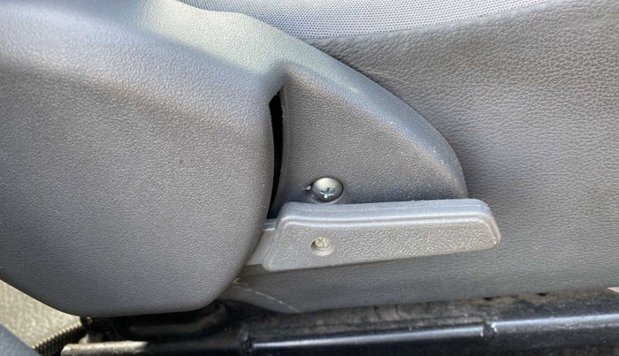 2015 Maruti Alto 800 LXI, Petrol, Manual, 48,319 km, Driver Side Adjustment Panel