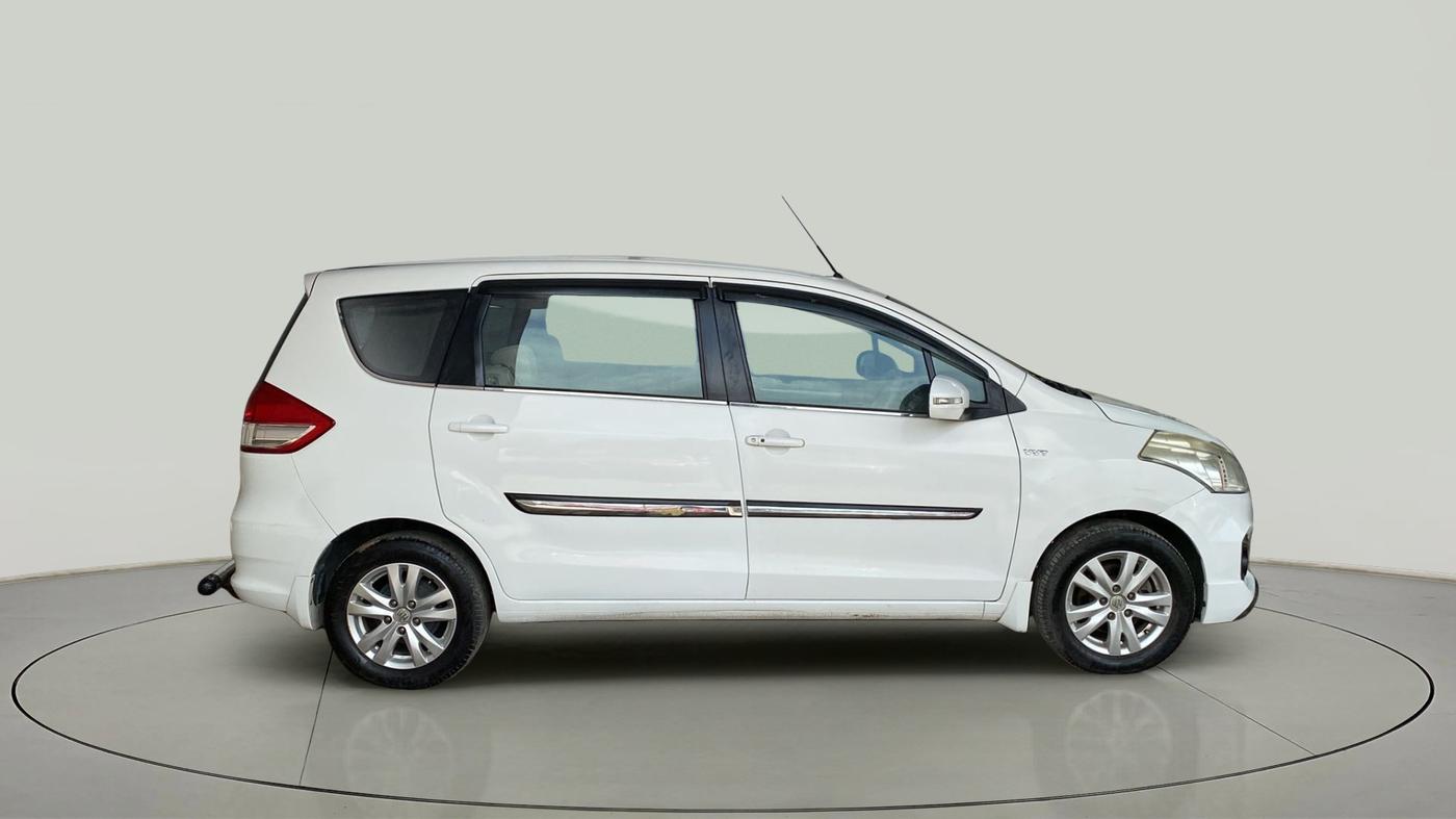2017 Maruti Ertiga ZXI, Petrol, Manual, 78,609 km, Right Side View