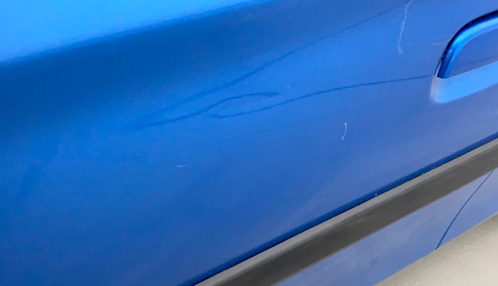 2019 Maruti Alto VXI, Petrol, Manual, 17,736 km, Front passenger door - Slightly dented