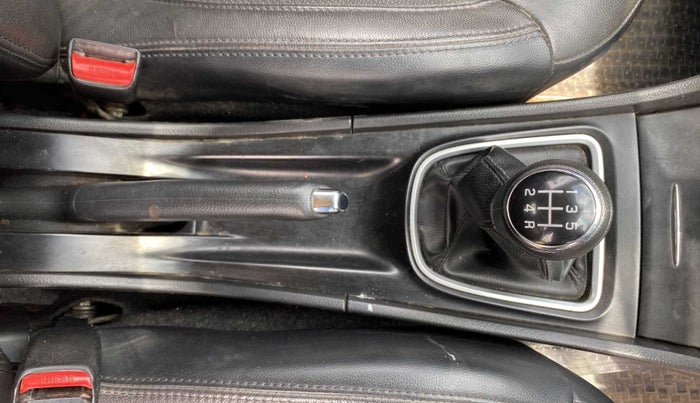 2015 Maruti Ciaz ZXI+ RS, Petrol, Manual, 60,582 km, Gear Lever