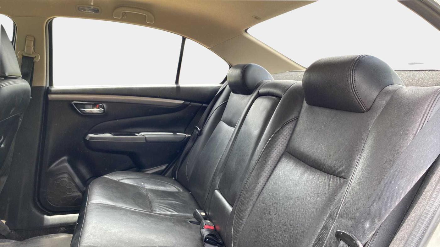 2015 Maruti Ciaz ZXI+ RS, Petrol, Manual, 60,582 km, Right Side Rear Door Cabin