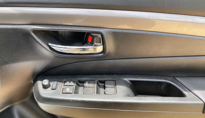 2015 Maruti Ciaz ZXI+ RS, Petrol, Manual, 60,582 km, Driver Side Door Panels Control