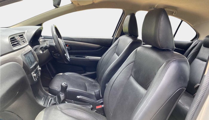 2015 Maruti Ciaz ZXI+ RS, Petrol, Manual, 60,582 km, Right Side Front Door Cabin