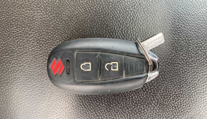 2015 Maruti Ciaz ZXI+ RS, Petrol, Manual, 60,582 km, Key Close Up