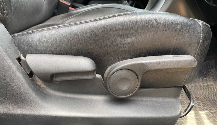 2015 Maruti Ciaz ZXI+ RS, Petrol, Manual, 60,582 km, Driver Side Adjustment Panel