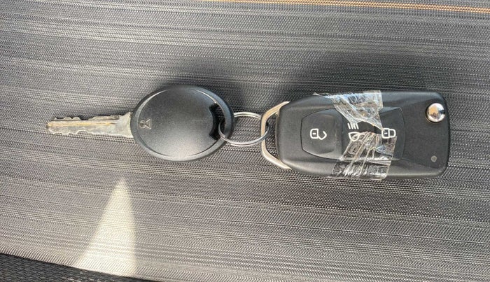 2019 Tata TIAGO NRG PETROL, Petrol, Manual, 23,753 km, Key Close Up