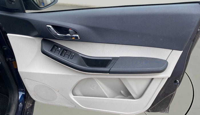 2023 Tata Tiago XZ PLUS CNG, CNG, Manual, 1,320 km, Driver Side Door Panels Control