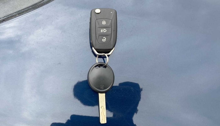 2023 Tata Tiago XZ PLUS CNG, CNG, Manual, 1,320 km, Key Close Up