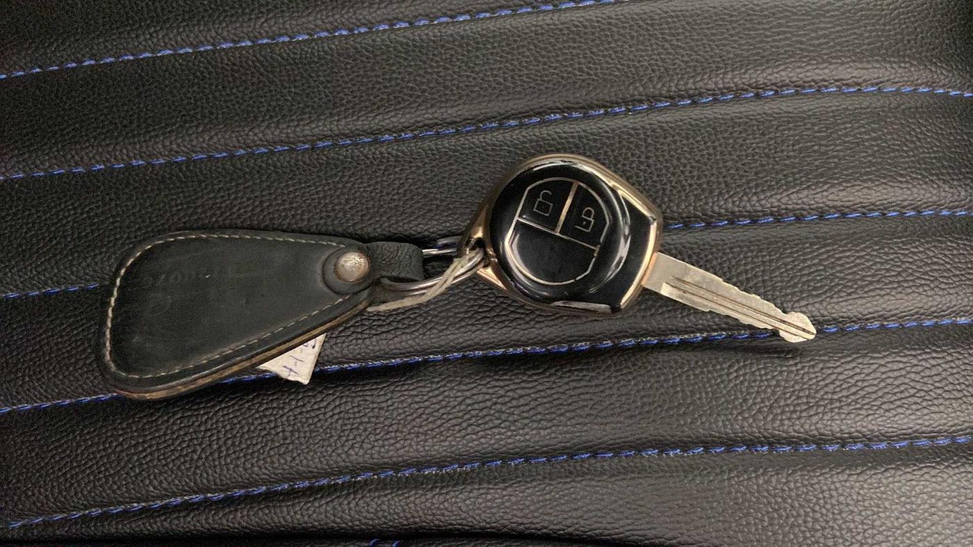 2019 Maruti Baleno DELTA PETROL 1.2, Petrol, Manual, 65,533 km, Key Close Up