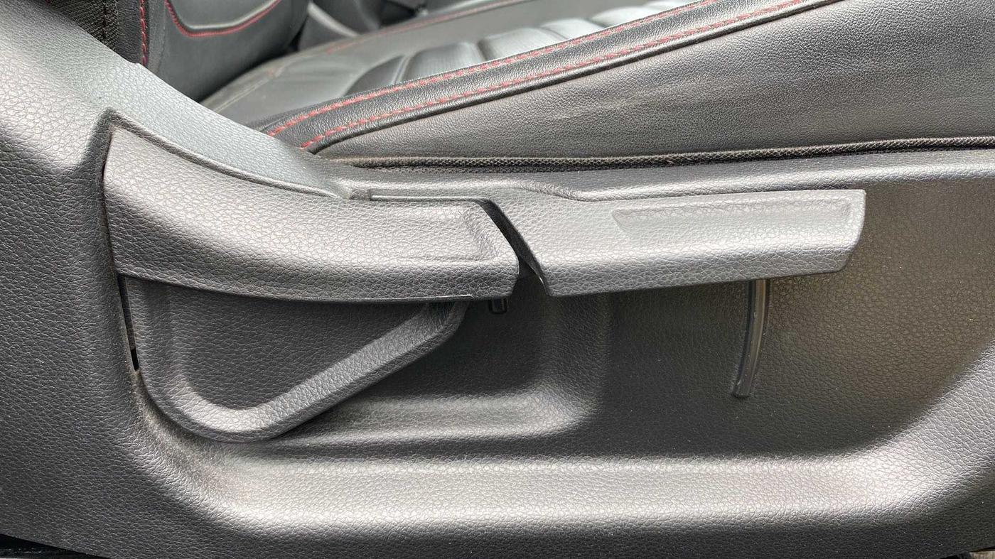 2019 KIA SELTOS GTK 1.4 PETROL, Petrol, Manual, 41,744 km, Driver Side Adjustment Panel