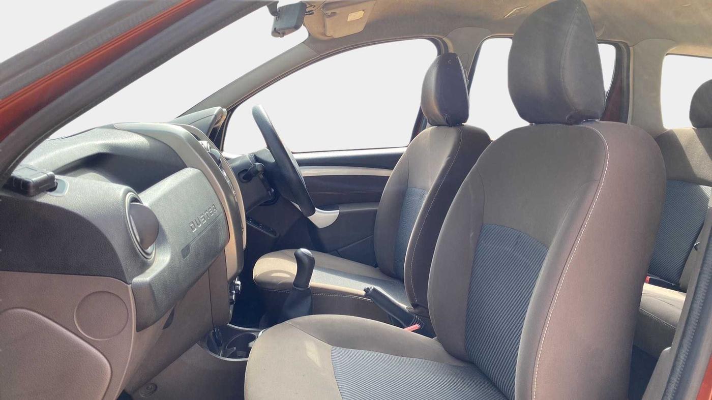 2017 Renault Duster RXL PETROL, Petrol, Manual, 67,614 km, Right Side Front Door Cabin
