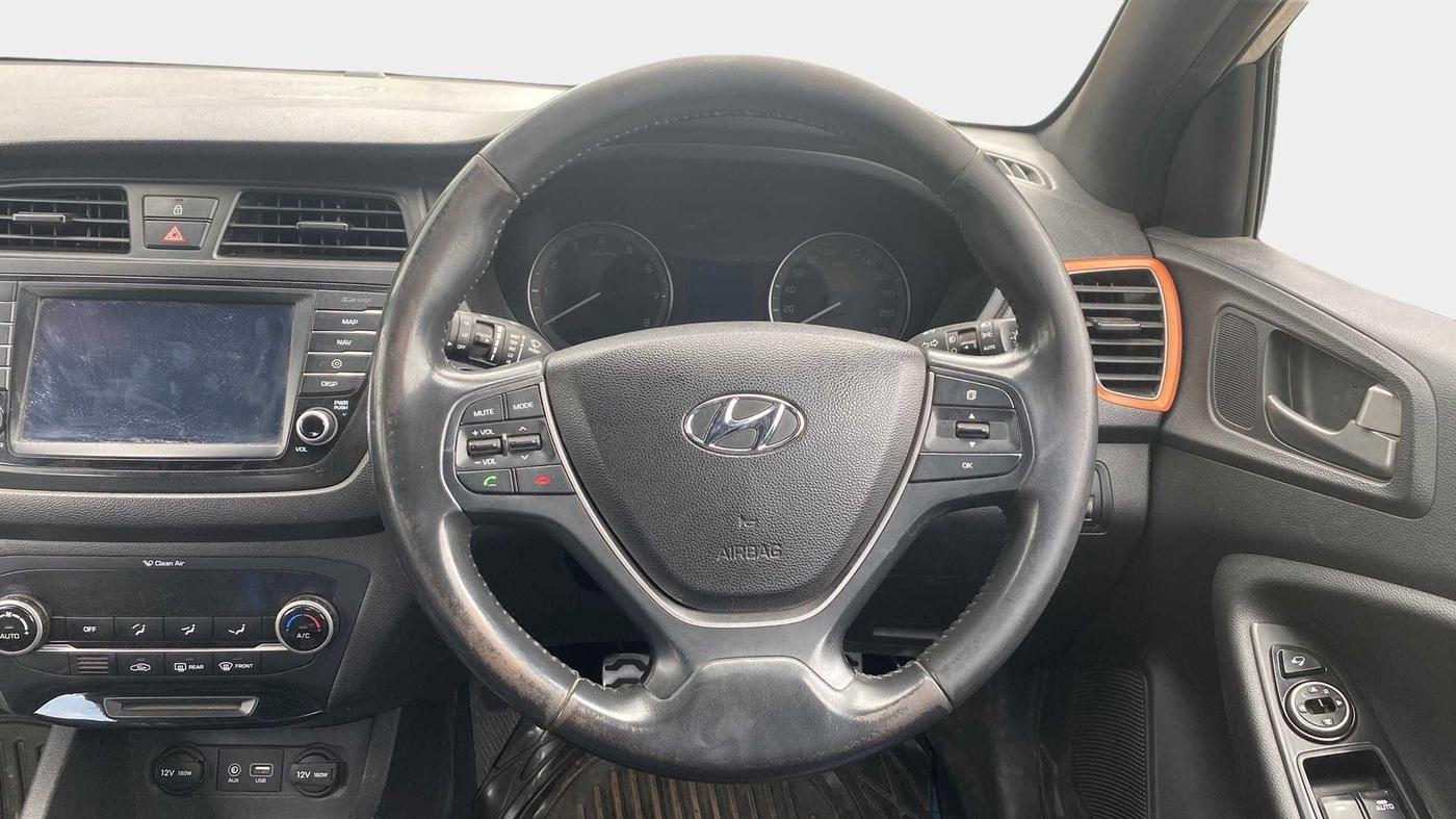 2015 Hyundai i20 Active 1.2 SX, Petrol, Manual, 38,799 km, Steering Wheel Close Up