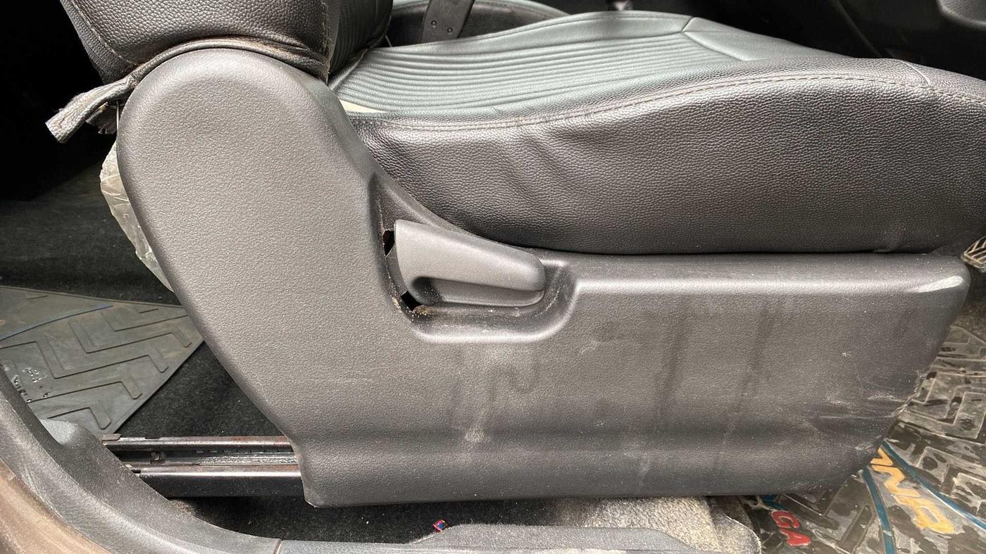 2018 Maruti Wagon R 1.0 VXI, Petrol, Manual, 38,242 km, Driver Side Adjustment Panel
