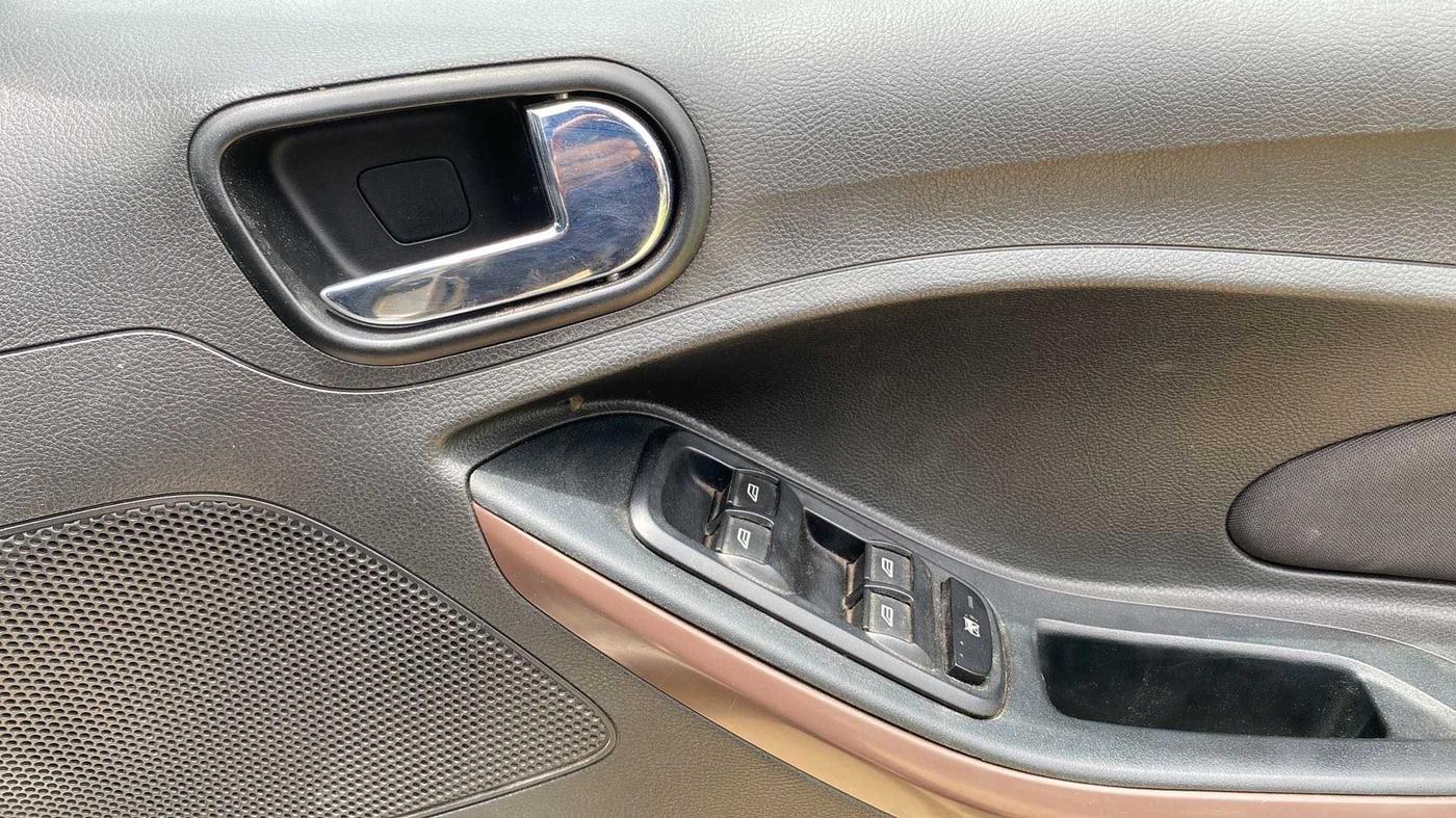 2018 Ford FREESTYLE TITANIUM PLUS 1.2 PETROL, Petrol, Manual, 56,901 km, Driver Side Door Panels Control