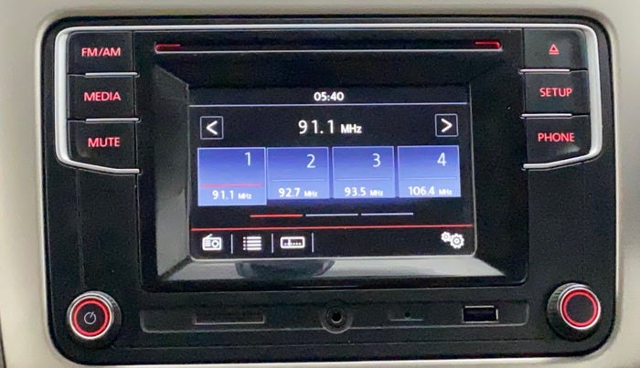 2017 Volkswagen Vento HIGHLINE PETROL AT, Petrol, Automatic, 62,617 km, Infotainment System