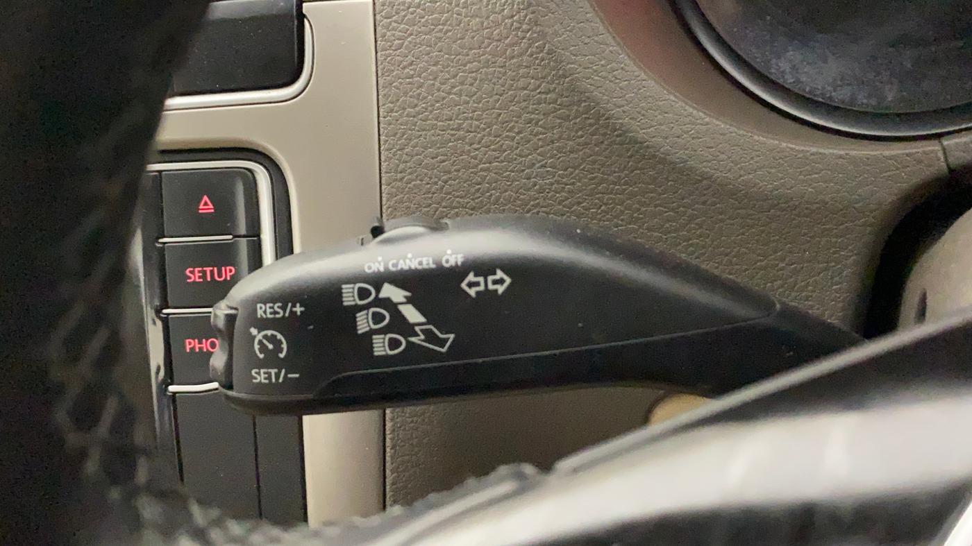2017 Volkswagen Vento HIGHLINE PETROL AT, Petrol, Automatic, 62,617 km, Adaptive Cruise Control