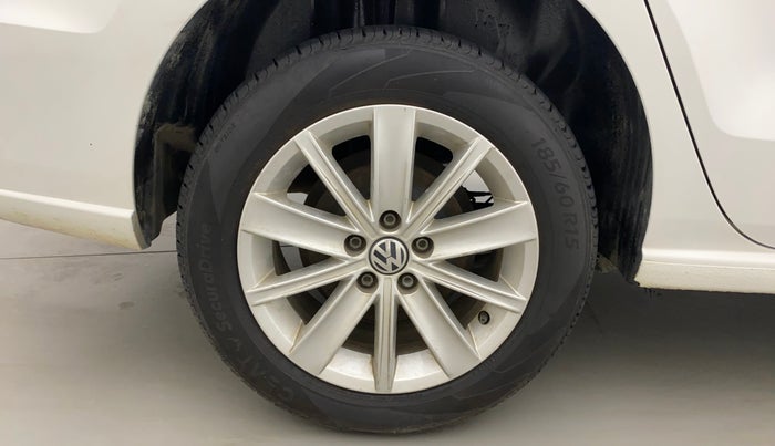 2017 Volkswagen Vento HIGHLINE PETROL AT, Petrol, Automatic, 62,617 km, Right Rear Wheel