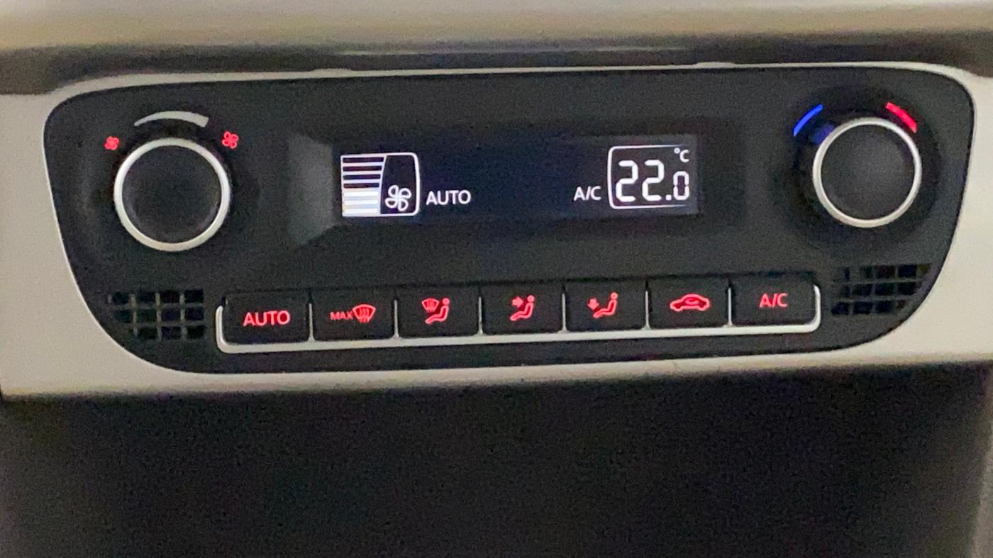 2017 Volkswagen Vento HIGHLINE PETROL AT, Petrol, Automatic, 62,617 km, Automatic Climate Control